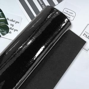 Cuir PU brillant à miroir lisse couleur unie brillant similicuir synthétique vinyle <span class=keywords><strong>tissu</strong></span> extensible tissé filles bricolage artisanat meubles - Product Image 3