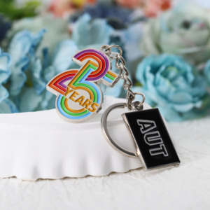 Porte-clés personnalisé en alliage de zinc métallique plaqué argent, logo de <span class=keywords><strong>marque</strong></span> d'entreprise, lettre personnalisée, porte-clés en émail <span class=keywords><strong>pour</strong></span> cadeaux d'entreprise - Product Image 3