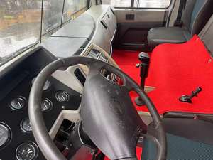 รถเครนเคลื่อนที่ Zoomlion ZTC251V มือสอง ขนาด 25 ตัน สภาพดี เกียร์ไฮดรอลิกเดิม ความจุ 25 ตัน เครื่องยนต์ Weichai รุ่นปี 2024 ความสูง 60 เมตร - Product Image 4