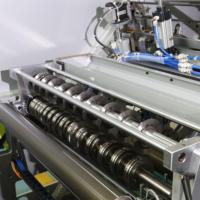Étiquettes thermiques colorées Machine de fabricant d'autocollants découpés à l'emporte-pièce rotative Machines de traitement du papier