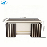 Bureau d'ordinateur de direction moderne et simple en bois avec surface traitée à l'encre à double couche pour la maison et les bâtiments administratifs