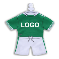 Vente en gros de supports de suspension pour maillots de football et t-shirts, 100% polyester, haute qualité, style sportif, certifiés TUV, pour fenêtre de voiture