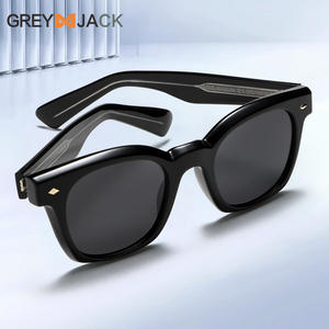 Lunettes de soleil Greyjack pour femme, monture noire TR90, UV400, polarisées, style carré large - Product Image 4