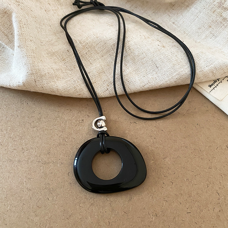 18 collier-noir
