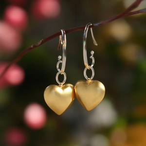 Pendientes de Moda con Forma de Corazón en Acero Inoxidable 316L con Baño de Oro PVD, Joyería Sostenible y Resistente - Product Image 3