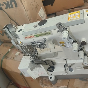 Machine à coudre interlock à plat W500N d'occasion avec trois aiguilles et cinq fils, moteur comme composant central - Product Image 2