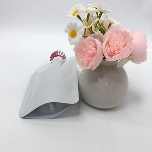 Pochette Doypack en plastique et aluminium blanc de 200 ml et 300 ml, thermoscellable, inodore, non toxique, avec bec verseur pour shampoing et soins de la peau - Product Image 3