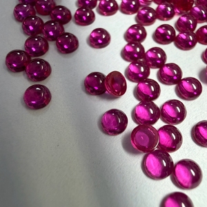 พลอยทับทิมสังเคราะห์ทรงกลมแบบคาโบชอง สีชมพูโรส พลอยหลวม - Product Image 1