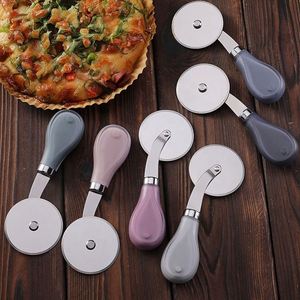 Creative Kitchen Gadgets Foldable ABS Handle Stainless Steel Multi-Function Mesquite <b>Wheel</b> Pizza Cutter - Product Image 4