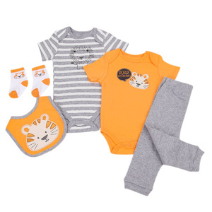 Ensemble Cadeau de Vêtements pour Bébé Nouveau-né en Gros : 5 Pièces (Barboteuse, Pantalon, Bavoir, Chaussettes) - Product Image 2