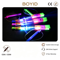 Boyid Jouet volant rotatif d'extérieur de Noël, fusée lumineuse LED clignotante, hélicoptère élastique à catapulte, flèche, cadeau pour enfants