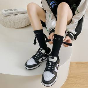 Chaussettes unisexes mi-mollet avec motif de dessin animé 3D, chaussettes à motif de poupée, chaussettes décontractées côtelées, chaussettes élégantes minimalistes, chaussettes colorées tendance, chaussettes mignonnes - Product Image 4