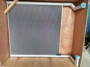 Radiateur de machines de construction avec réservoir d'eau pour pelle EX200-2 - Product Image 3