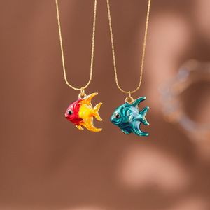 Nouveauté, collier minimaliste en acier inoxydable, pendentif mignon en forme <span class=keywords><strong>de</strong></span> poisson océanique, bijoux colorés à la mode pour femmes, bijoux quotidiens TGXL13023 - Product Image 1