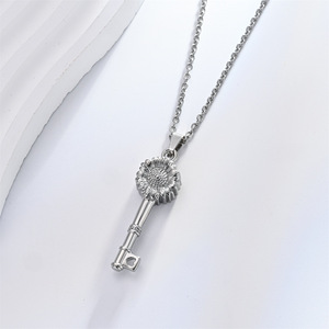 Çiçek Anahtar Kremasyon Kolye Paslanmaz Çelik Urn Takı İnsan/Evcil Hayvan Külleri için Anıt Kolye Kolye Hatıra Kadınlar ve Erkekler için - Product Image 1