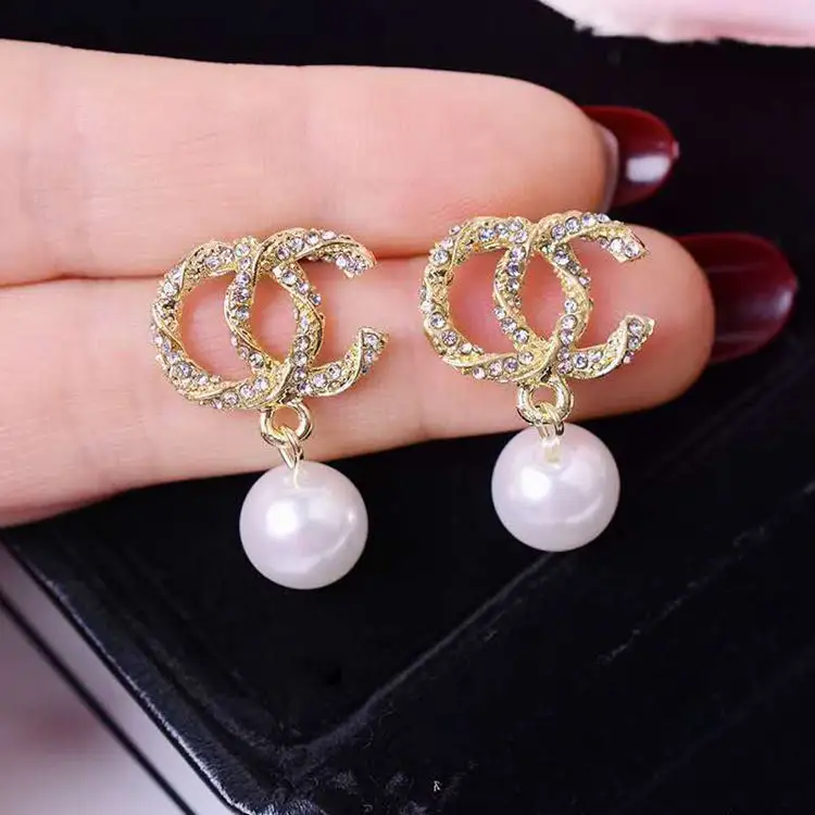 Boucles d'oreilles d'inspiration de perles pour femmes et filles, jolis bijoux de styliste, cc, goutte d'eau, vente en gros, collection