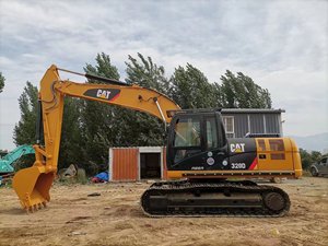 รถขุดมือสอง เครื่องยนต์ 110 กิโลวัตต์ บุ้งกี๋ 1.0 เมตร ยี่ห้อ Caterpillar รุ่น 320D/320D2/320GC น้ำหนัก 20 ตัน ความลึกในการขุด 19.8 เมตร - Product Image 3