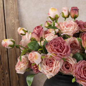Wholesale French-<b>style</b> Artificial Flower Single 3-<b>head</b> Charred Edge Rose for Wedding New Year Home Living Room Decoration - Product Image 4