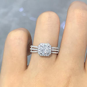 Anello di Diamanti Q657 con Taglio Asscher, Diamante Naturale, Anello di Fidanzamento Classico da Donna - Product Image 1