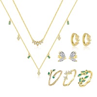 Coffret de bijoux pour femme en or plaqué 18 carats avec collier, boucles d'oreilles et bague en forme de feuille de vigne en zircon argenté, idéal pour un cadeau de Noël