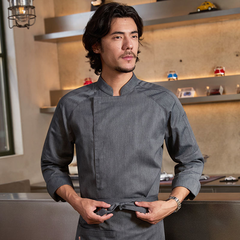 เสื้อสีเทามีแขนยาว