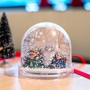 Boule à <span class=keywords><strong>neige</strong></span> en plastique personnalisée souvenir cadre <span class=keywords><strong>photo</strong></span> Marco De Fotos avec sublimation <span class=keywords><strong>effet</strong></span> de paillettes d'eau pour les photos - Product Image 2