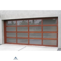 Porte de garage en aluminium à profilé bois, faible entretien, haute résistance, idéale pour les pays humides, avec cadre en aluminium et verre.