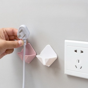 Soporte de Plástico Autoadhesivo Resistente para Enchufes, Organizador de Herramientas para Cocina, Baño y Armario, Diseño Ecológico para Montar en la Pared - Product Image 3
