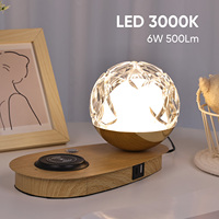 Lampe de bureau led à base de bois pour chargeur sans fil de téléphone nouvellement conçue avec abat-jour boule transparent