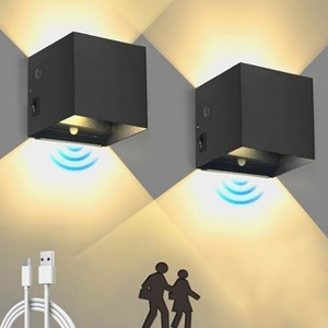 Lámpara de Pared LED Moderna y Sencilla, con Diseño Cúbico, para Interiores y Exteriores, Decoración para Dormitorio, Recargable, con Sensor y Batería - Product Image 1