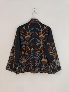 Meilleure vente manteau de festival de veste Boho Suzani brodé à la main pour le style de rue moderne disponible au prix d'usine - Product Image 4