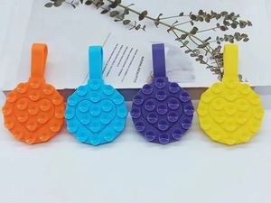 Soporte de silicona de doble cara para teléfono móvil con asa portátil, ventosa de doble cara con diseño de amor, regalos promocionales de empresa - Product Image 5