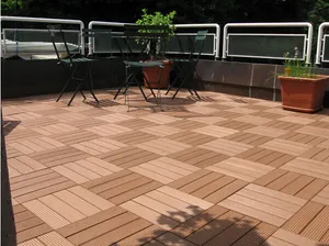 Cina fornitore personalizzato 30x30cm diy wpc decking Piastrelle Lastre Composito di Plastica Interlock Decking Pavimento In Legno per esterni