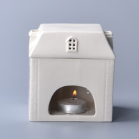 Vente en gros personnalisé Aromathérapie Céramique Maison Forme Brûleur à mazout Bois de santal Parfum Bois Matériau Cire Couvercle Bougie Photophore Cadeaux