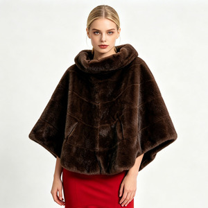 Manteau d'hiver long et ample en fausse fourrure marron, style poncho ouvert sur le devant, pour femme - Product Image 4