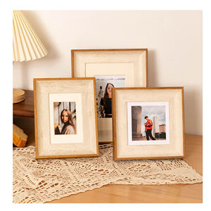 Cadres <span class=keywords><strong>photo</strong></span> en bois massif avec support pour <span class=keywords><strong>montage</strong></span> mural ou pour présentation sur table - Product Image 6