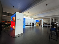 Diseño Modular Personalizado de Stand de Exhibición con Iluminación LED, Gráficos de Pared y Planificación de Tamaño para Ferias Comerciales