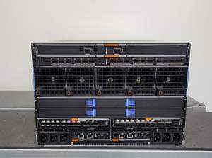 Servidor de chasis modular PowerEdge MX7000 7U Max 16 GPU - Product Image 2