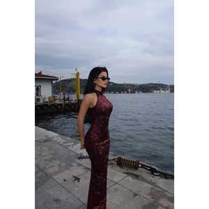 Robe Chic Fuchsia Shion à Paillettes Coupe Trapèze Moderne pour Soirée et Cérémonie Longueur Genou avec Pompons et Perles Élégants Tailles XS à XL - Product Image 2