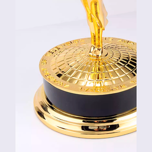 Médailles et trophées sportifs en métal galvanisé plaqué or vierge personnalisé à bas prix avec emballage en boîte vente en gros - Product Image 6