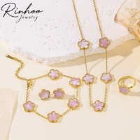 Ensemble de bijoux Rinhoo plaqué or, collier, bracelet, bague et boucles d'oreilles en forme de fleur à cinq feuilles, pour femmes, en acier inoxydable, résistant à l'eau, cadeau exquis