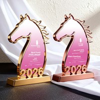 Trophée en métal cristal artificiel, personnalisé avec gravure créative, motif Fleurs aquatiques volantes, Nouveauté 2026, pour l'Année du Cheval, Ambiance haut de gamme
