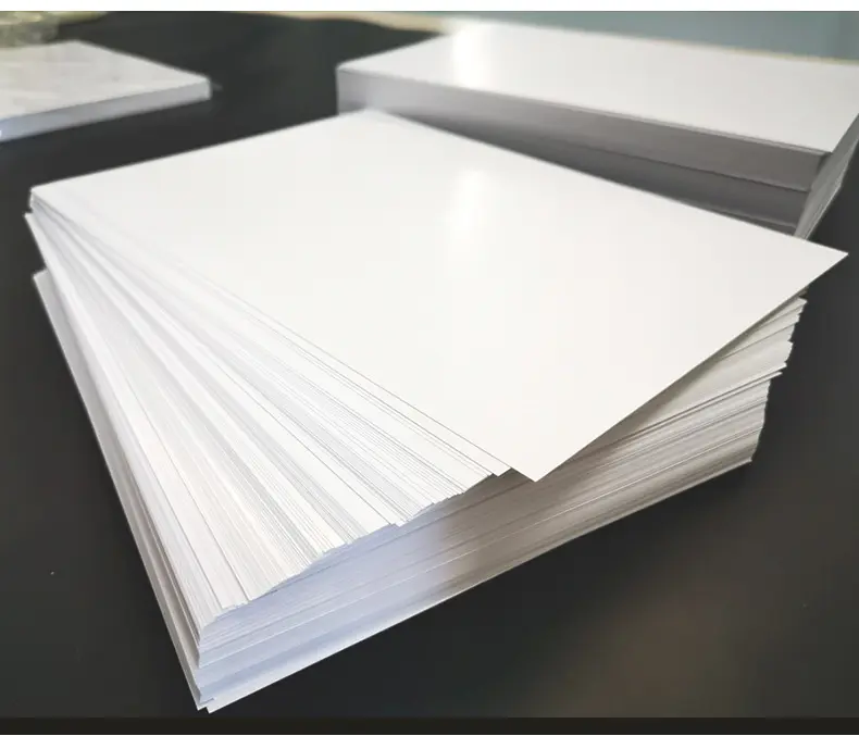 250gsm 300gsm C2S Art Board C2S High Bulk Art Board Card Paper per l'imballaggio in reels 650mm