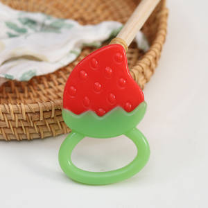 <span class=keywords><strong>Anneau</strong></span> <span class=keywords><strong>de</strong></span> <span class=keywords><strong>dentition</strong></span> personnalisé en silicone souple sans BPA pour bébés jouets <span class=keywords><strong>de</strong></span> <span class=keywords><strong>dentition</strong></span> pour bébés nourrissons à mâcher <span class=keywords><strong>anneau</strong></span> <span class=keywords><strong>de</strong></span> chaîne <span class=keywords><strong>de</strong></span> <span class=keywords><strong>dentition</strong></span> apaisant 100% <span class=keywords><strong>de</strong></span> qualité alimentaire - Product Image 2