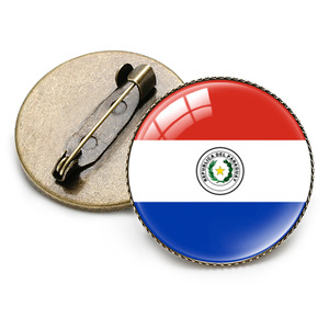 Broche rétro drapeau du Paraguay, épinglette, broche pays du monde, cadeau fantaisie, souvenir pour les voyageurs et les amoureux, cadeau pour les fans de club de football, personnalisable - Product Image 1