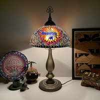Lampe de table LED artisanale bohème avec abat-jour en verre en forme de dôme pour la décoration de chevet, de bureau, de café ou de restaurant