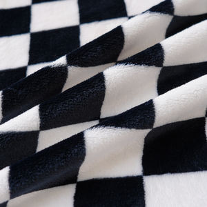 Vente chaude Couverture en polaire corail coréenne douce et chaude en flanelle <span class=keywords><strong>tricot</strong></span>ée pliée à motif damier personnalisée en taille personnalisée - Product Image 5