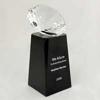 Trophée en Verre Transparent Effet Diamant Écologique Poli avec Impression UV, Design Portable, Fonction de Gravure, Base Noire DT-RM006