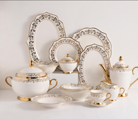 Nouvelle vaisselle de luxe en porcelaine fine et service à thé blanc avec motif floral doré, bord festonné, assiette, bol, théière, cadeau pour hôtel et mariage