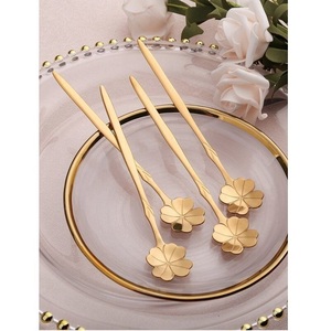 Ensemble de couverts en acier inoxydable 4 pièces de haute qualité ensemble de couverts en argenterie antirouille pour la maison de fête de mariage - Product Image 1